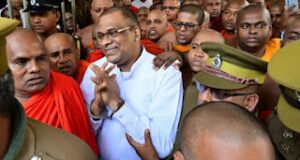 News Room : ඥානසාර හිමියන්ගේ චීවරය ඉවත් කිරීම වැළැක්වීමට අභියාචනාධිකරණයට රිට් පෙත්සමක් ~