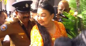 News Room : ශිරන්ති රාජපක්ෂ අල්ලන්න නිලධාරි පිරිසක් නිවසට! ~