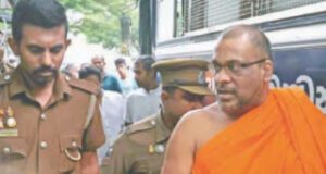News Room : සැඟව සිටි ඥානසාර හිමියන් අද සිට පෝලිමේ උසාවි නග්ගයි ~
