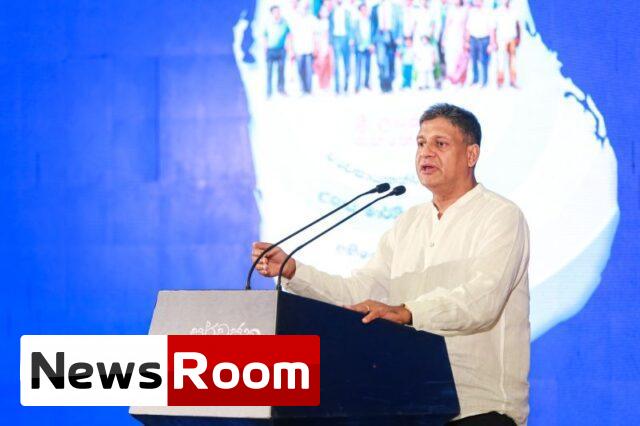 News-Room-මම-දේශපාලනයට-ආවේ-වැටෙන-බව-පේන-රට.jpg