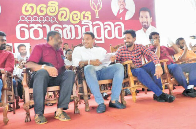 News-Room-මහින්දගේ-විතරක්-නෙවෙයි-ජනතාවගේ-ආරක්ෂාවත්-අඩු-වෙලා.jpg