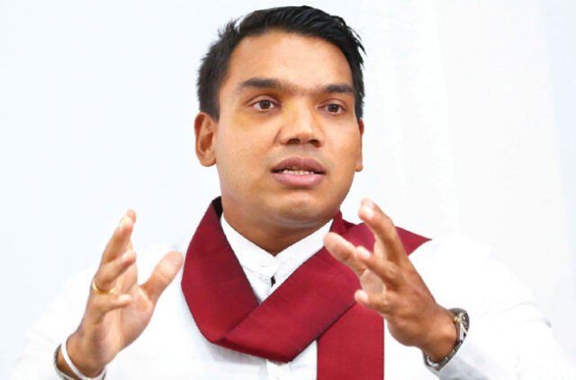 News-Room-වත්මන්-ආණ්ඩුව-සැලැස්මක්-නැතිව-වැඩ-කරනවා.jpg