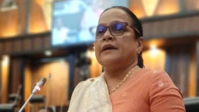 News-Room-රන්වලටත්-කැළියෙන්-උපාධියක්-ඉල්ලගන්නැයි-කියයි.jpg