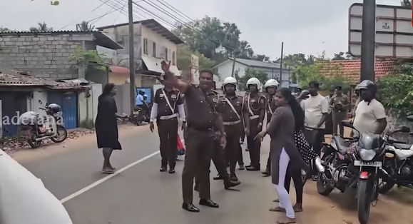 News-Room-වඩුක්කෝඩෙයි-උණුසුම්-පොලිසියට-පහර-දෙන්න-එයි.png