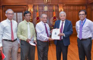 News Room : Presidential Expert Committee Submits Final Report on Public Service Salary Increases – The Island