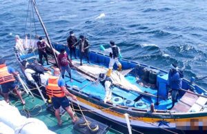 News Room : Maldivian Coast Guard, acts on SLN tip-off, intercepts SL fishing craft with haul of narcotics – The Island