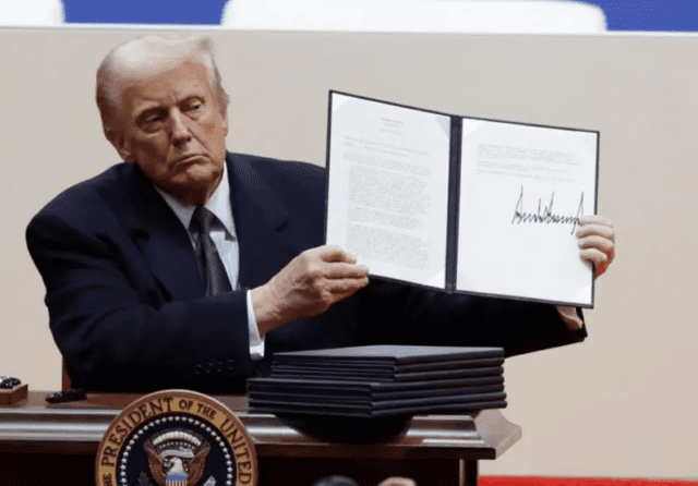 News Room : Trump turns executive orders into rally spectacle