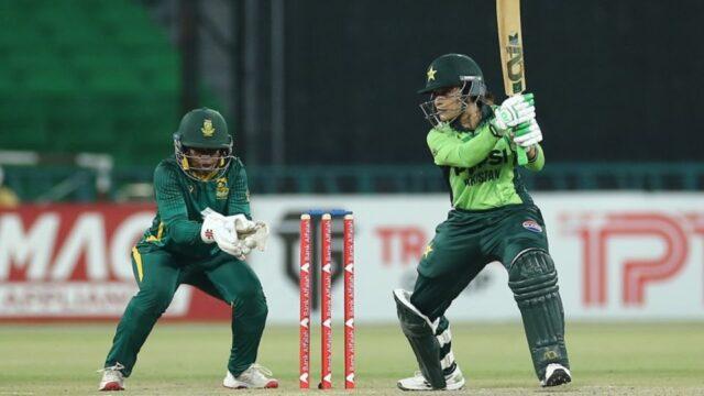 News Room : Sandhu bags six to give Pakistan consolation