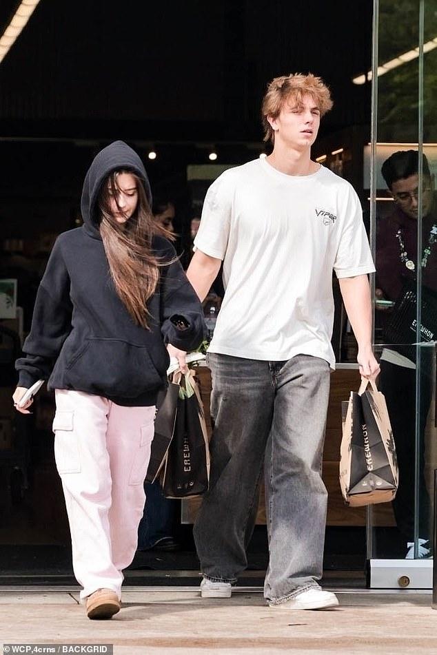 News Room : Britney Spears' son Jayden, 19, surfaces after