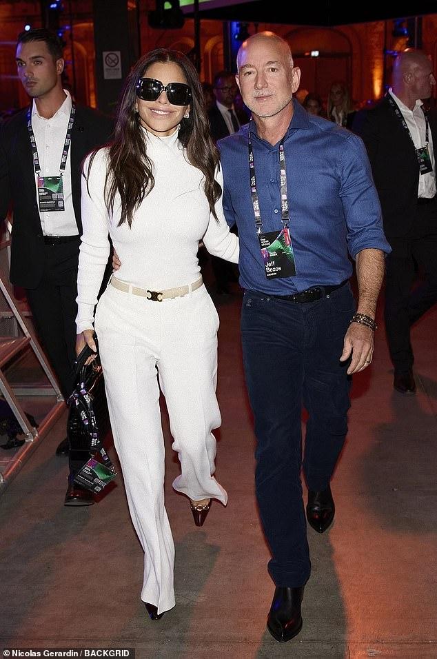 News Room : Jeff Bezos and Lauren Sanchez put on