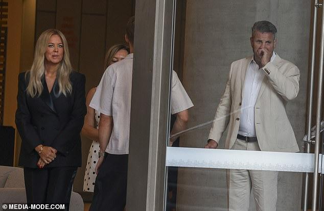 News Room : Samantha Armytage and Barry 'Bear' Myrden appear