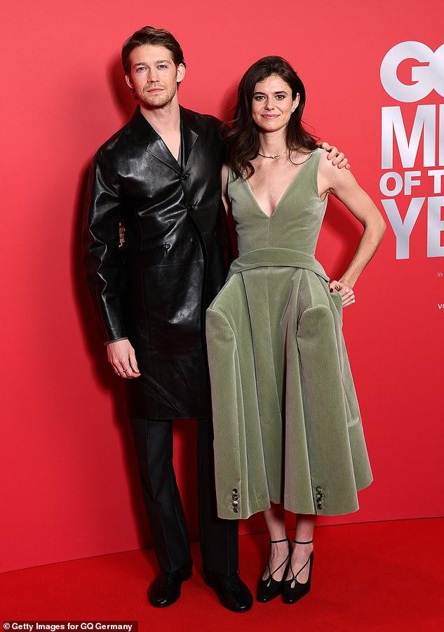 News Room : Taylor Swift's ex Joe Alwyn reunites with