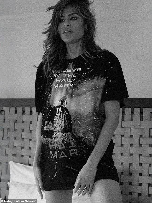 News Room : Hugs and kisses from Hollywood! Eva Mendes