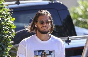 News Room : Her biggest fan! Cringeworthy moment Dina Broadhurst’s new beau wears a T-shirt emblazoned with her photo as they step out for a date in Double Bay