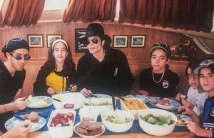 News Room : The family who say all FIVE of their children were abused by popstar Michael Jackson speak out in world first interview
