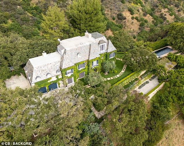 News Room : Cara Delevingne's £8.5million mansion is her THIRD