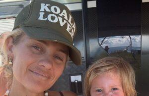 News Room : Elyse Knowles slammed for posting photos of her daughter, one, unclothed and covered in chickenpox on Instagram: ‘What was she thinking?’