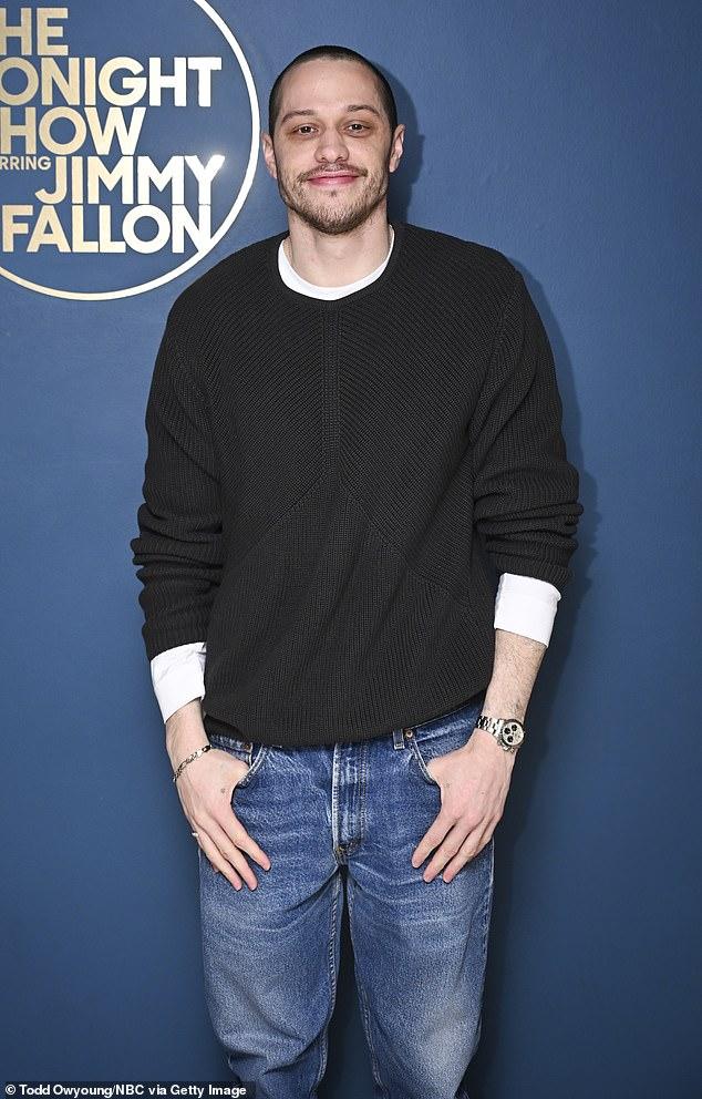 News Room : Pete Davidson jokes that it's 'hard to