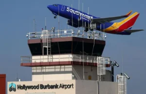 News Room : Southwest flight plummets, injuring flight attendants