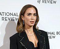 Elegant woman in black blazer at Lanka News Room event for latest Sri Lanka news.