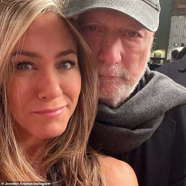 News Room : Jennifer Aniston shares rare Friends photos as