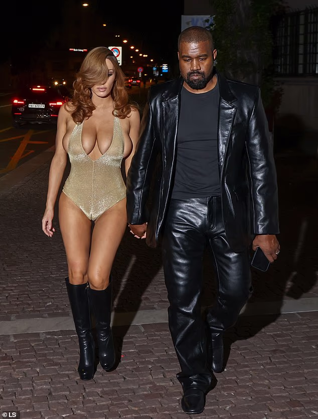 News Room : Kanye West's wife Bianca Censori puts on