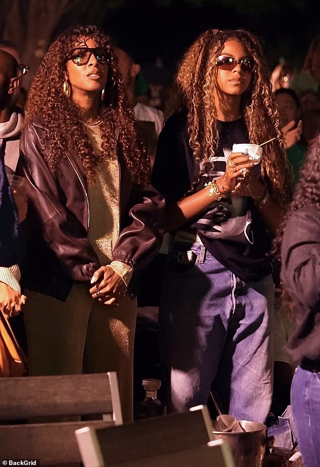 News Room : Beyonce's daughter Blue Ivy looks just like