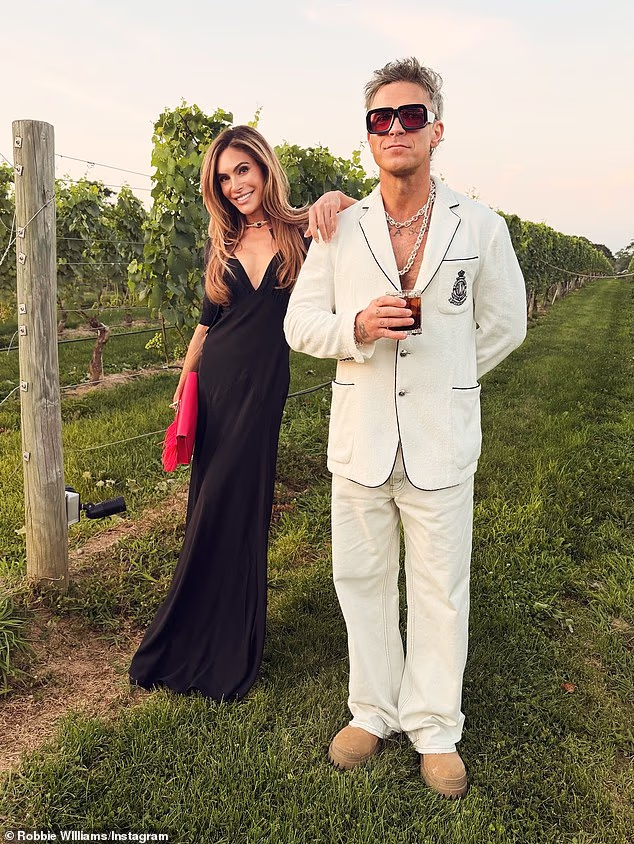 News Room : Robbie Williams and his wife Ayda enjoy